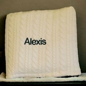 Things Remembered Cream Heavy Cable Knit Sweater Throw - Alexis